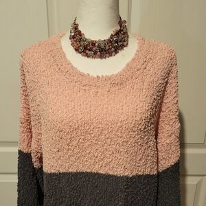 27: Sweater: NWOT Crewneck: p2p: 25in Length: 28in